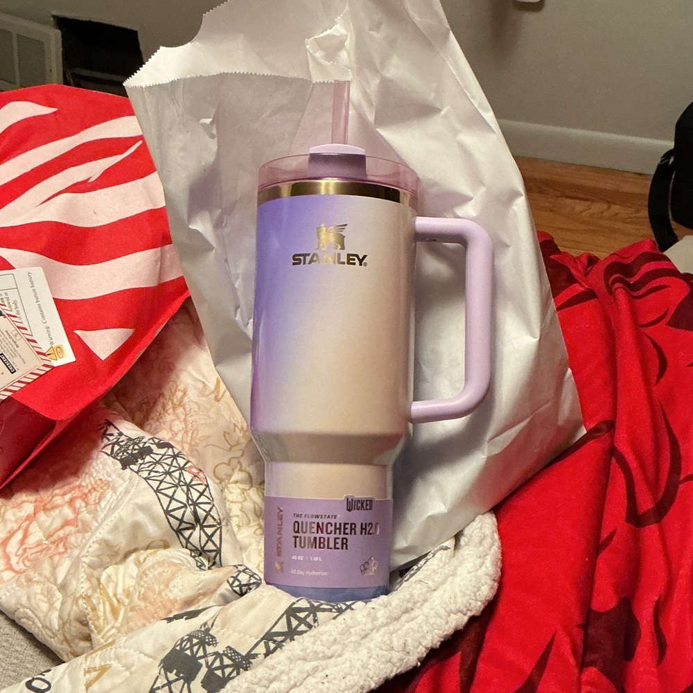 Wicked Stanley Glinda 40 Oz Limited Edition Tumbler